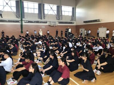 全校集会の様子の画像１