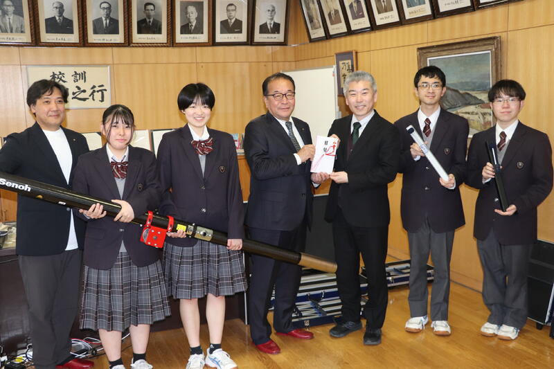 建設業協会様より贈呈